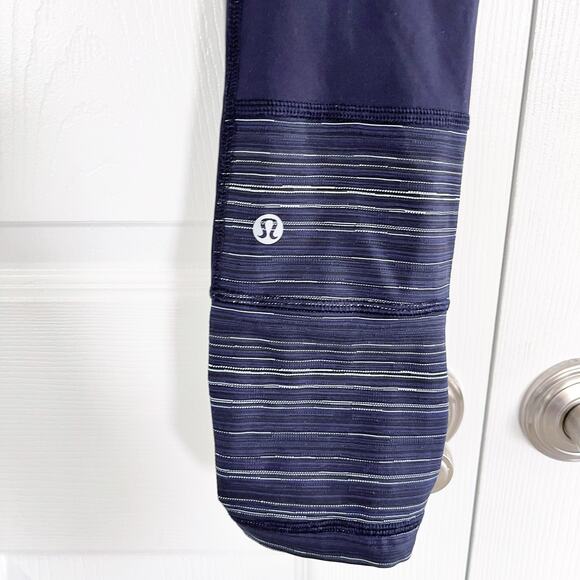 Lululemon Run the World 7/8 Tight Cyber Stripe Naval Blue Black / Naval Blue - Picture 8 of 8